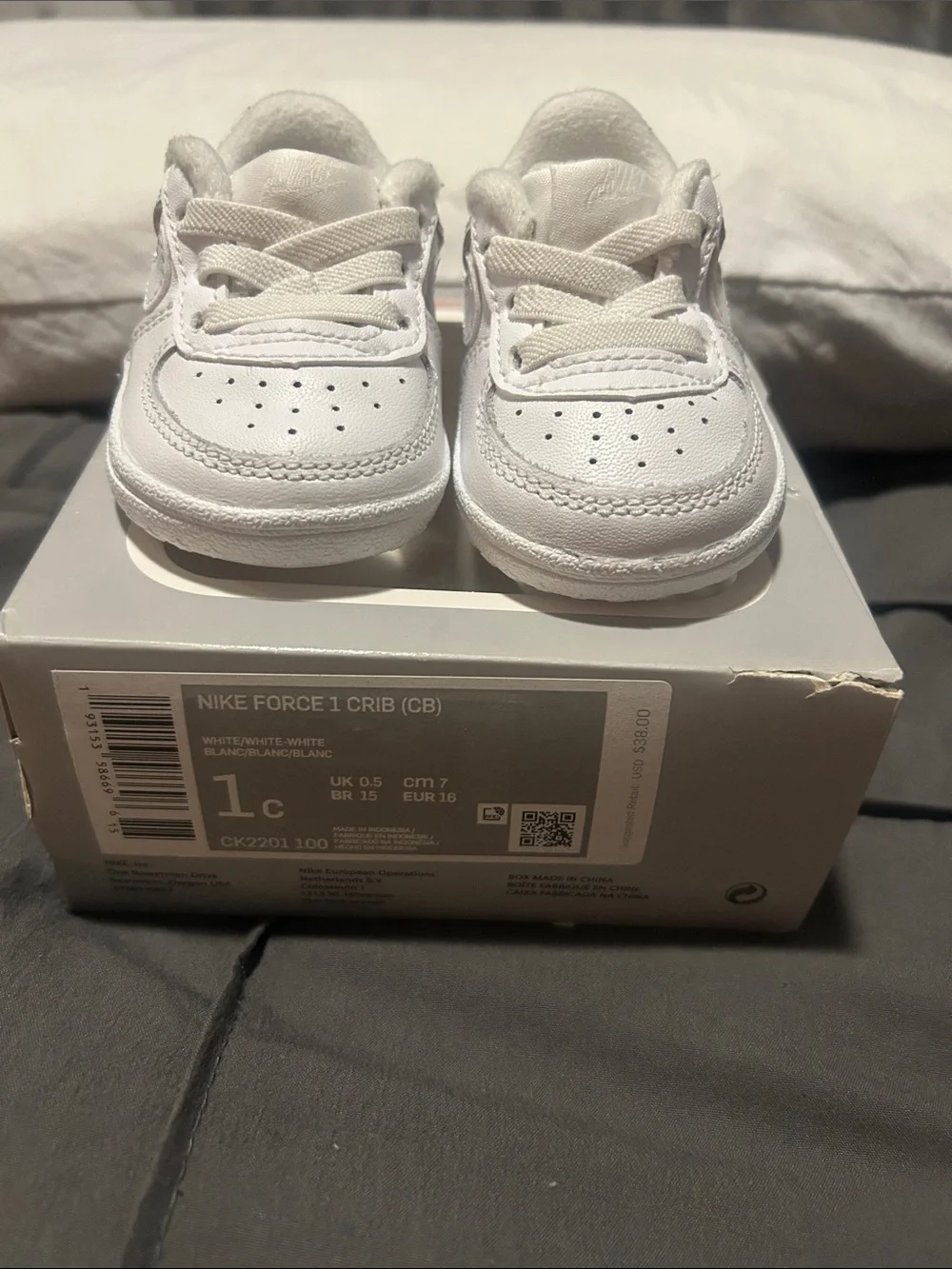 Nike Baby Force 1 Crib Sneakers in White